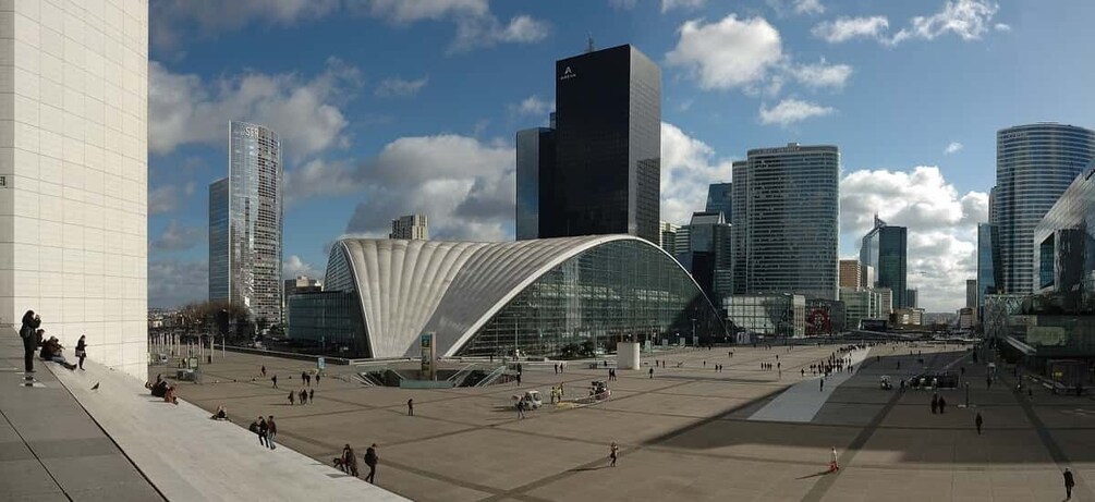 Picture 2 for Activity Paris: Private La Défense Walking Tour