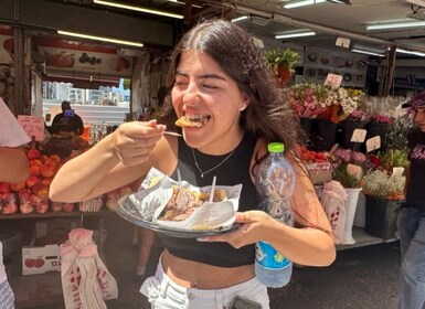 Tel Aviv: Food Tasting Tour of Carmel Market