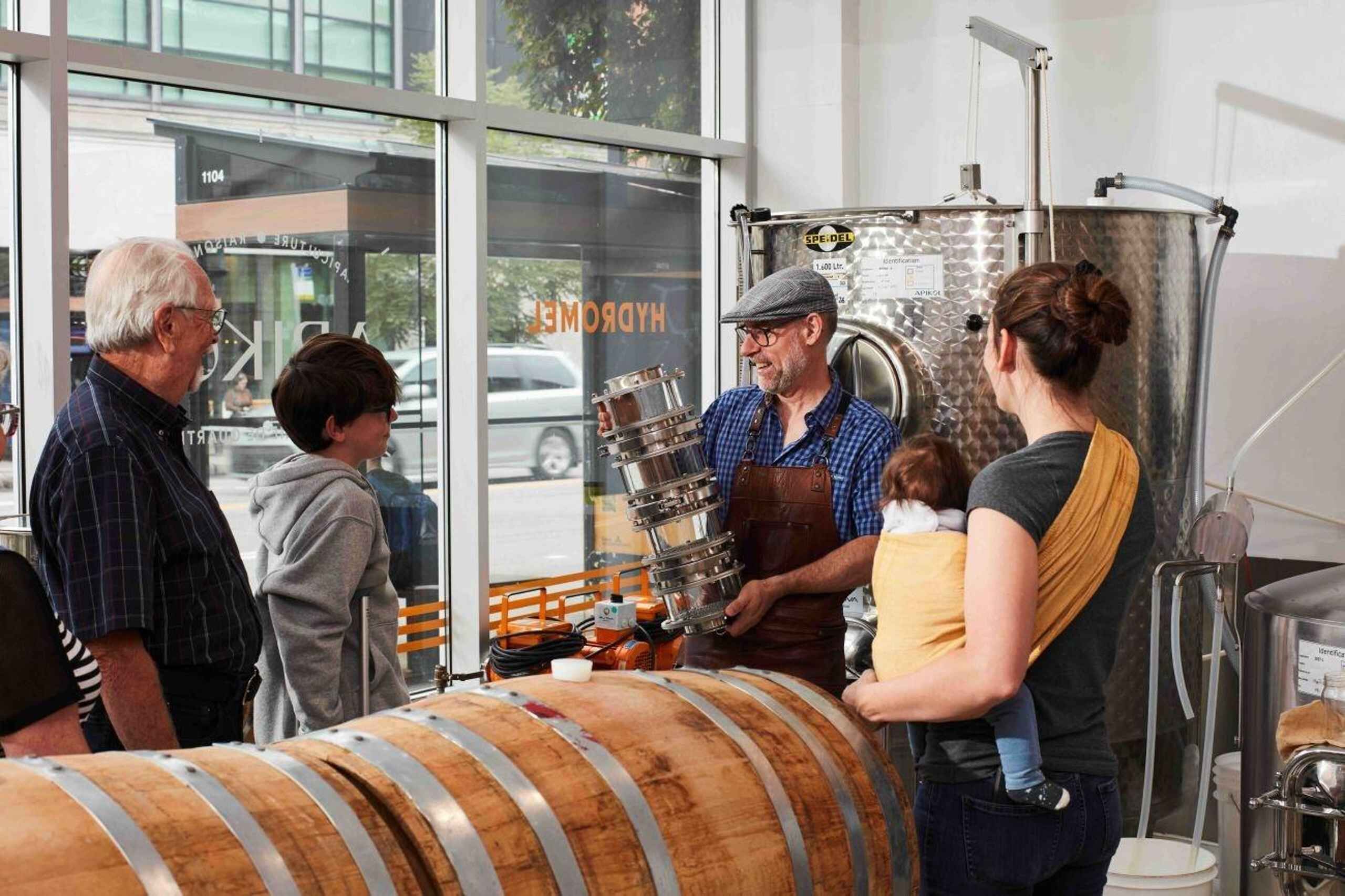 Quebec City: Honey and Distillery Tour with Tasting