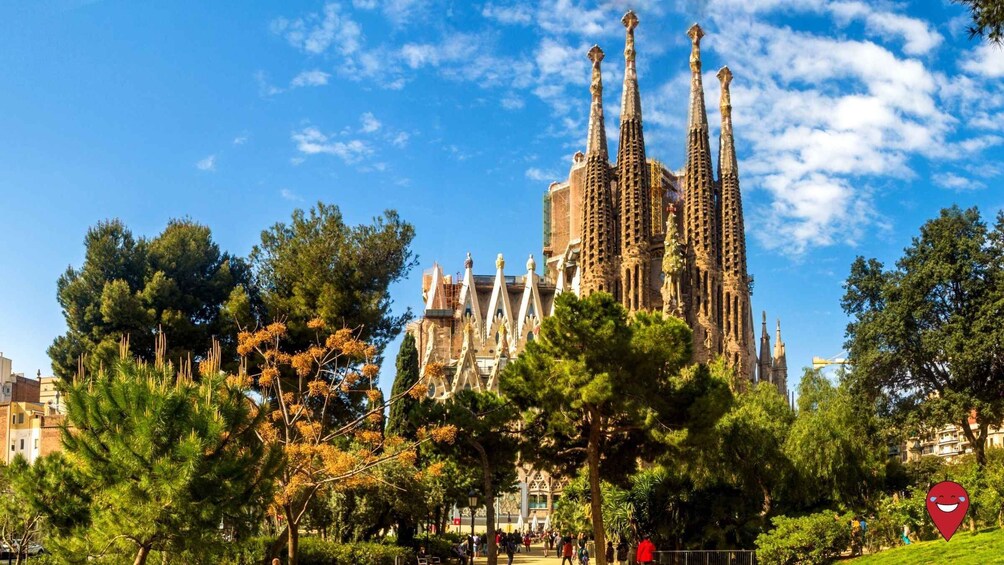 Picture 4 for Activity Sagrada Familia: History&Legends Comedy Tour