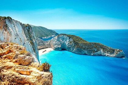 Zakynthos: Navagio Shipwreck and Blue Caves Bus & Boat Tour