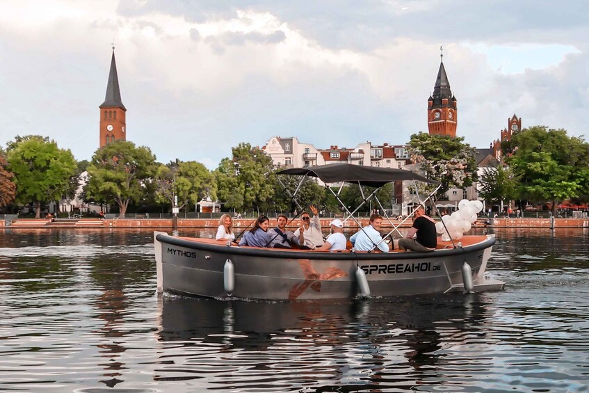 Picture 1 for Activity Berlin: Electric Boat Rental for self-driving 2 hrs