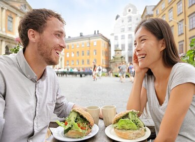 Dégustation de mets suédois, restaurants de la vieille ville de Stockholm e...