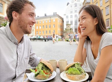 Dégustation de mets suédois, restaurants de la vieille ville de Stockholm e...