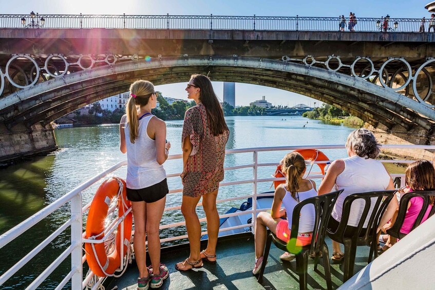 Picture 2 for Activity Panoramic Guadalquivir Cruise + Flamenco Show & Walking tour