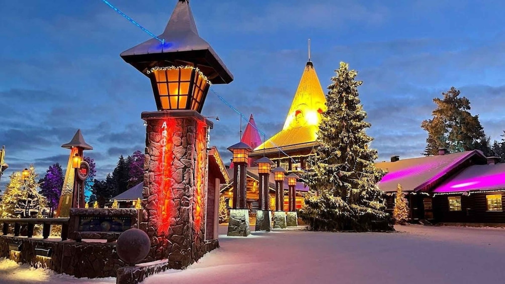 Rovaniemi: Santa Claus Village, Husky & Reindeer Sled Ride