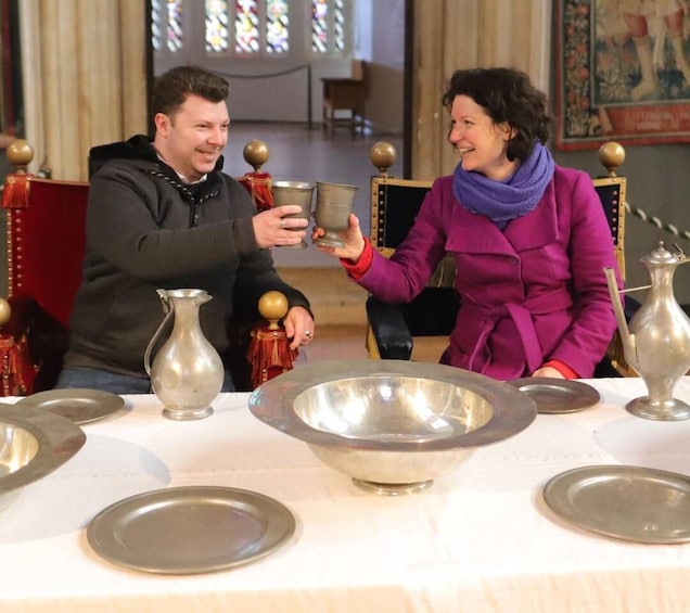 London: Royal Hampton Court Guided Tour with Afternoon Tea