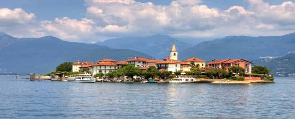 Picture 9 for Activity From Stresa: Isola Pescatori Hop-On Hop-Off Boat Tour