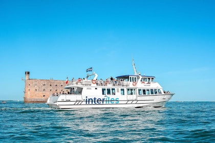 Ile d'Oléron - Boyardville : boat trip to Fort Boyard 1h00