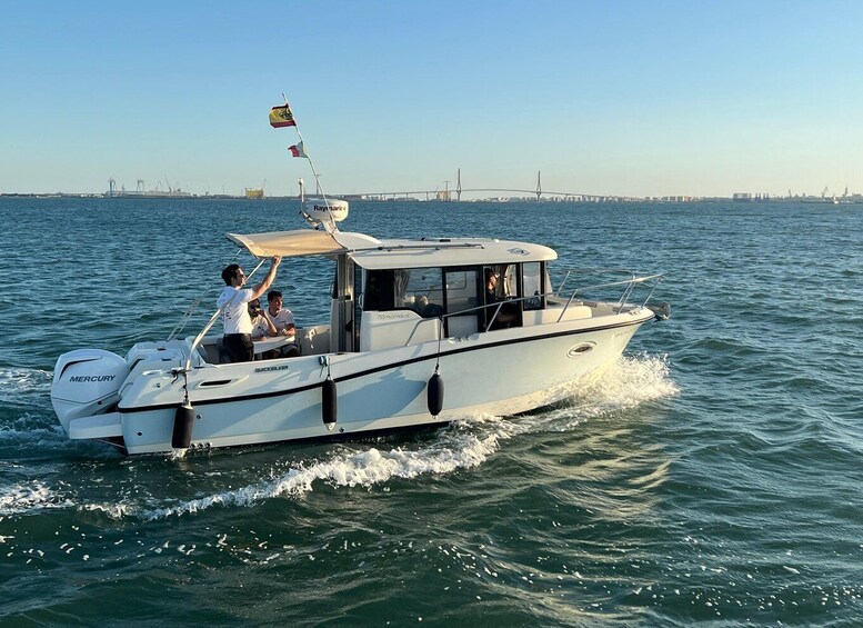 Cadiz Bay: 3 hours tour in a private boat in the Cadiz Bay