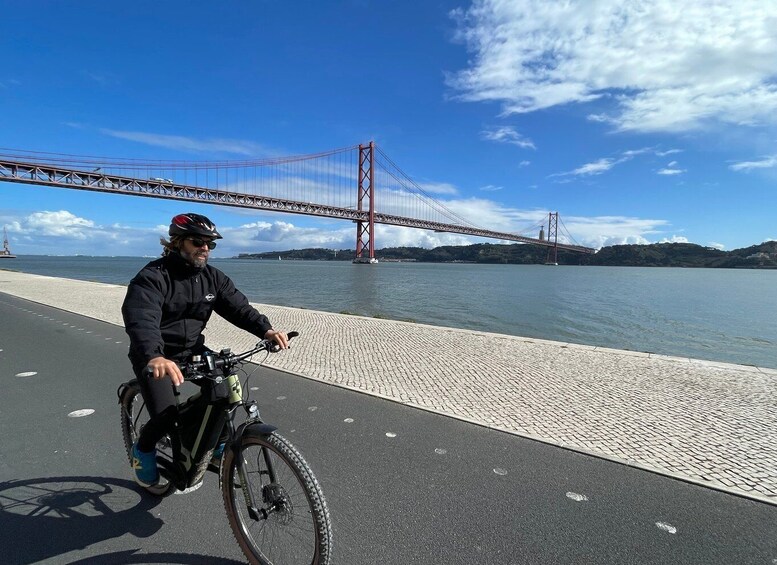 Picture 6 for Activity Lisbon's 7 Hills E-Bike Tour: Stunnning Views And Much More