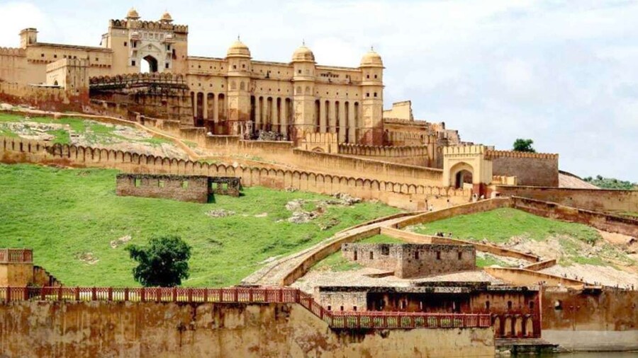 From Bangalore : Same Day Jaipur Tour By Flight