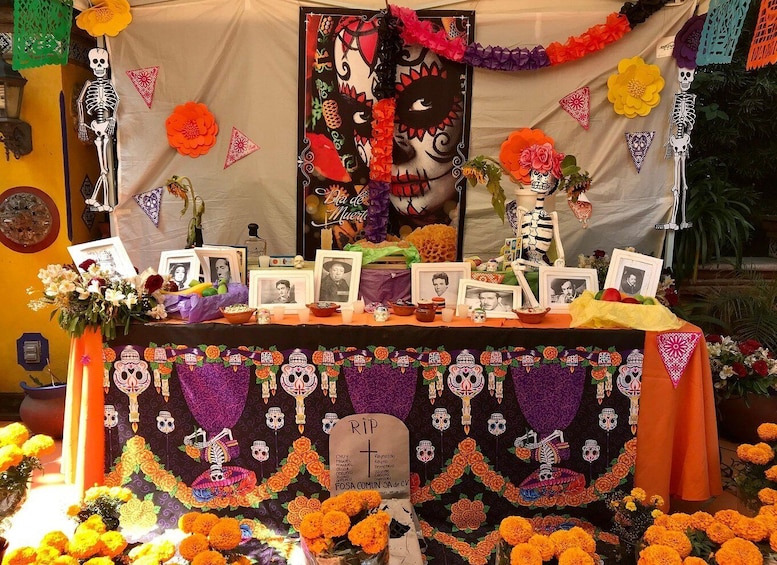 Picture 3 for Activity La Crucecita: Guided Day Of The Dead Festival Tour