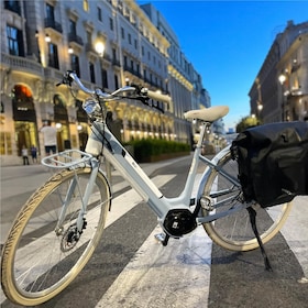 Madrid: Vintage sykkelutleie med turistkart