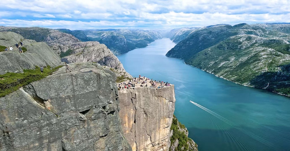 Picture 5 for Activity 2days tour to preikstolen(Pulpit Rock) trolltunga Kjeragbo