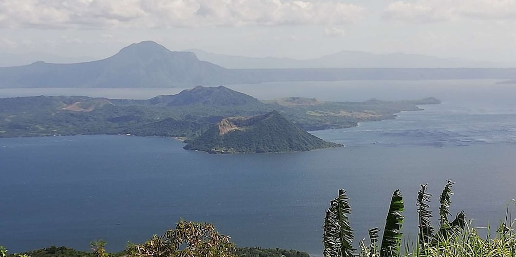 From Manila: Taal Volcano and Lake Boat Sightseeing Tour