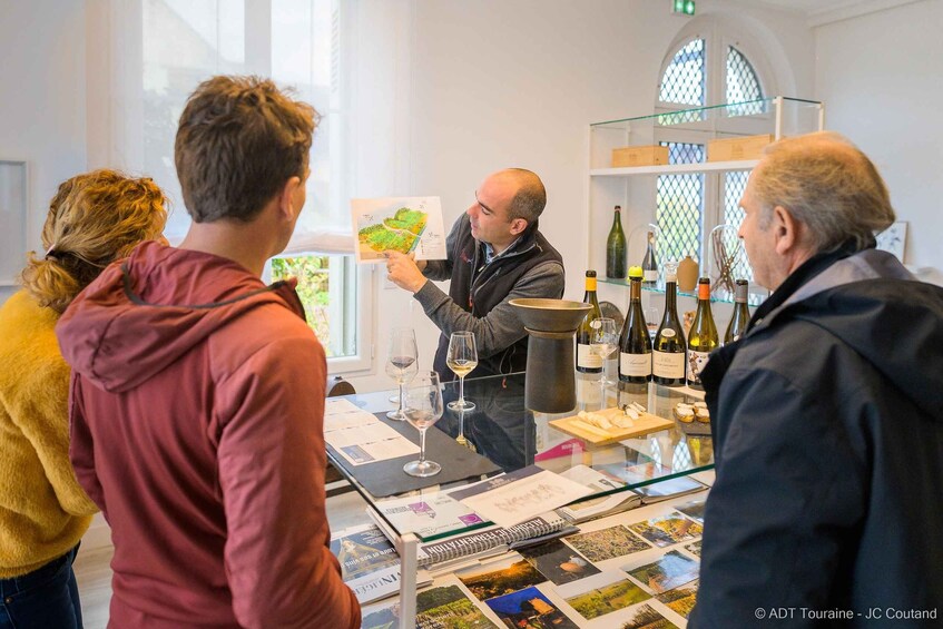 Afternoon- Wine tour in Touraine from Tours or Amboise