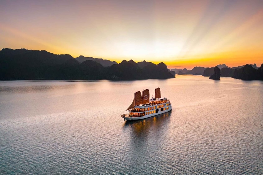 Halong Bay: 2 Days 1 Night Experience on Emperor Cruises