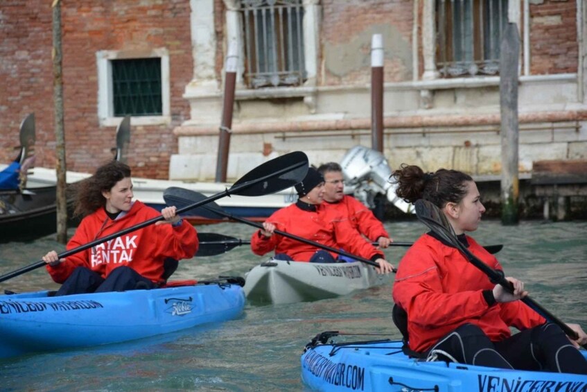 Picture 5 for Activity 60' Quick Kayak Tour of Venice with guide