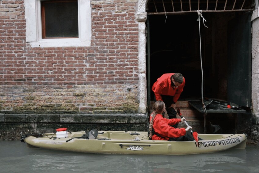 Picture 1 for Activity 60' Quick Kayak Tour of Venice with guide