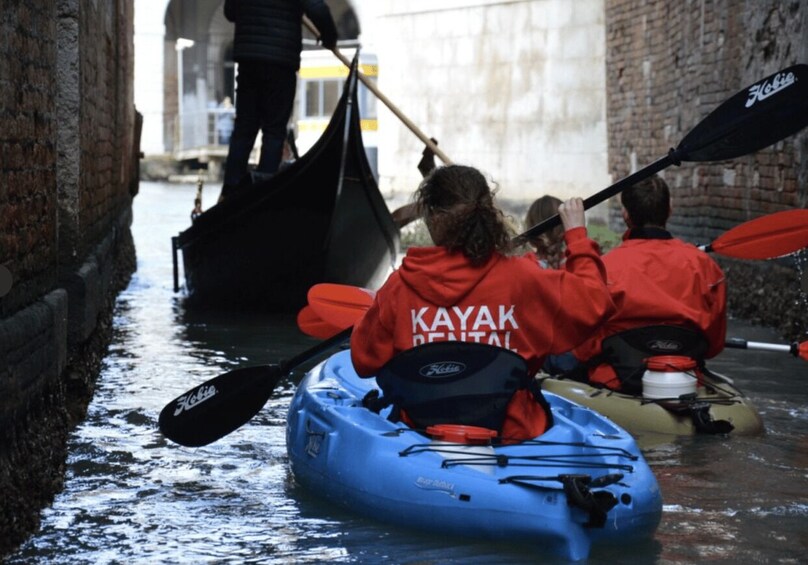 Picture 3 for Activity 60' Quick Kayak Tour of Venice with guide