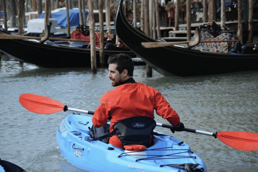 Picture 4 for Activity 60' Quick Kayak Tour of Venice with guide