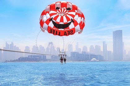 Dubai: Palm View and JBR View Parasailing Experience