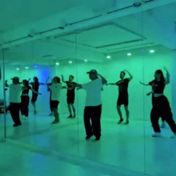 Picture 3 for Activity Hongdae, Seoul : K-pop One-day Dance Class