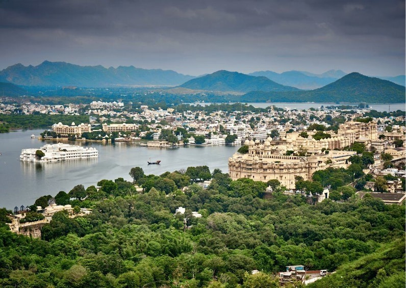 Picture 3 for Activity Best of Udaipur Guided Full Day City Sightseeing Tour by Car