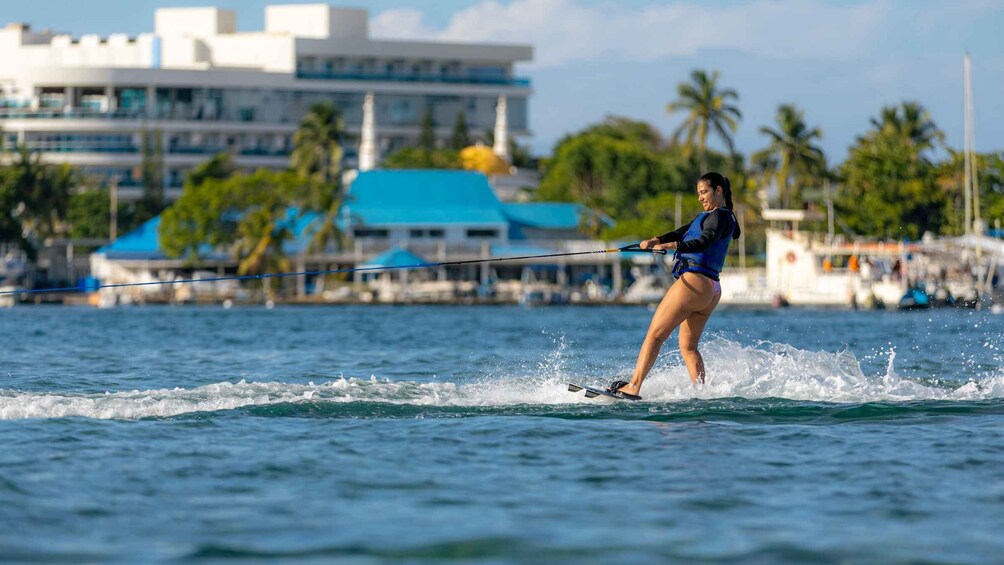 Picture 6 for Activity 1 hour of Wakeboarding on the beaches of San Andrés