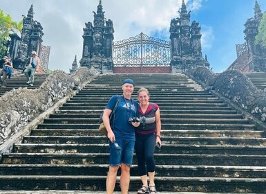 Visita turística de Hue Tumbas Reales, Ciudadela con guía turístico