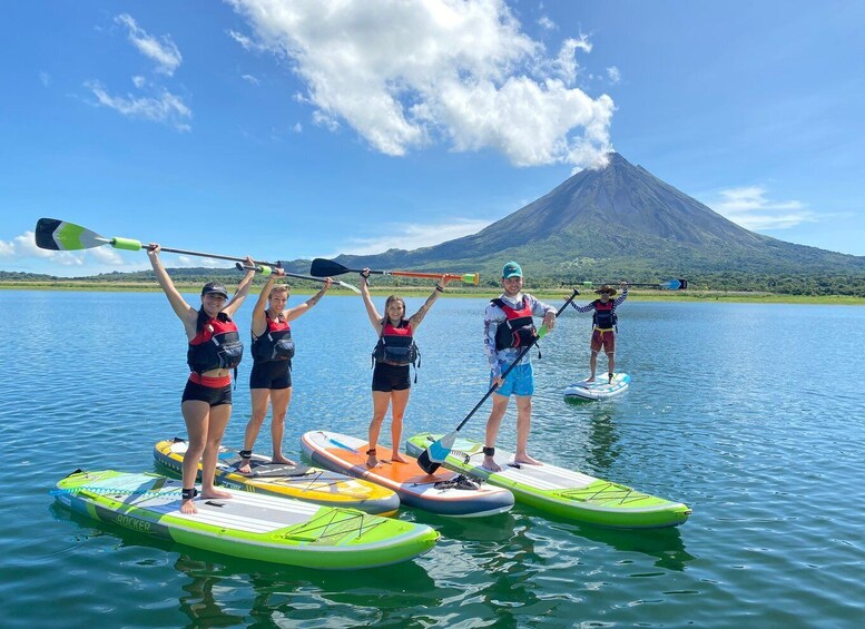 El Castillo: Lake Arenal Standup Paddleboard or Kayak Rental