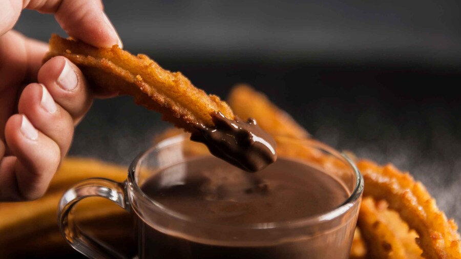 Valencia: Guided Food Tour with Chocolate Tasting Experience