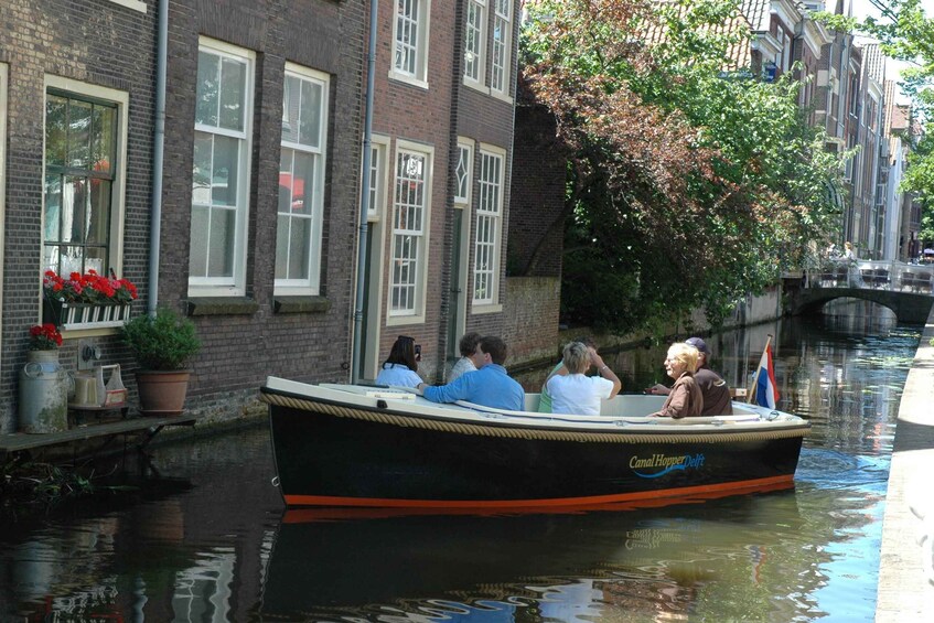 Picture 1 for Activity Delft: Vermeer History Open Boat Cruise