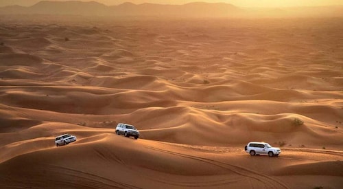 Doha: Ørkensafari med kamelridning og sandboarding