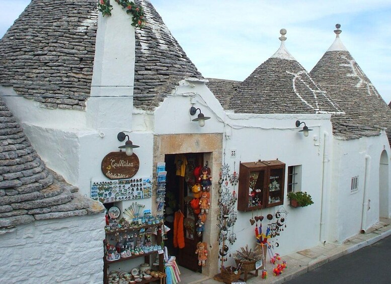 From Lecce: Alberobello trulli private day tour