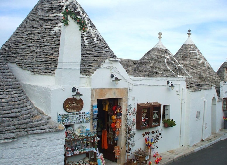 From Lecce: Alberobello trulli private day tour