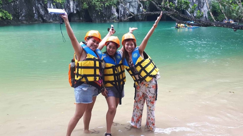 Picture 3 for Activity Underground River