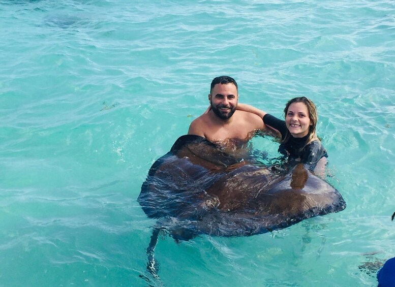 Picture 6 for Activity Snorkeling activity in Stingray City Antigua - Transfer INC.