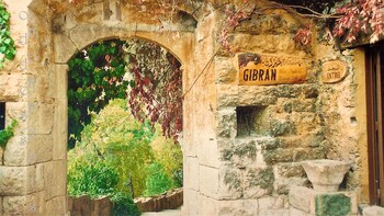 2-Day Combo: Beirut Walking Tour & Day Trip to Jeita, Byblos & Harissa