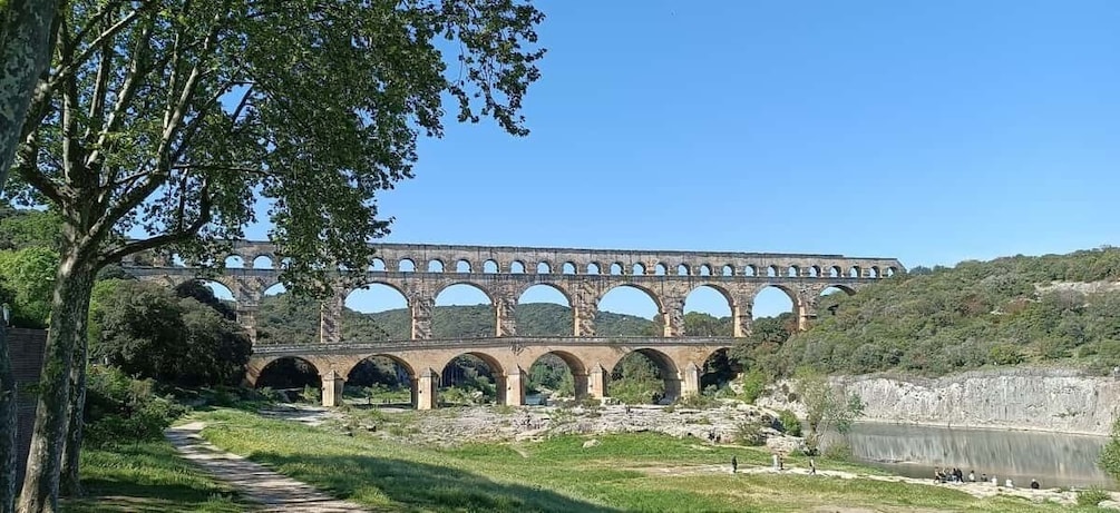 Picture 3 for Activity From Aix-en-Provence: Avignon City Highlights & Pont du Gard