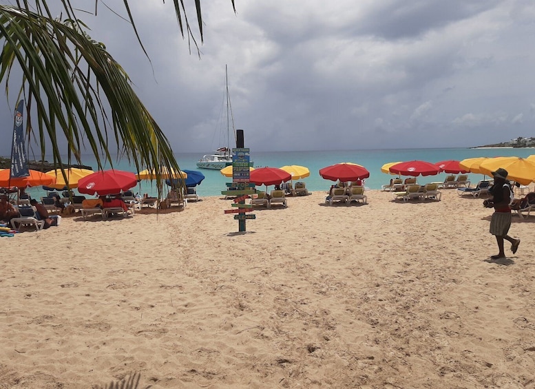 Picture 8 for Activity St.Maarten: Beach and Shopping Tour by Bus