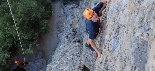 Sesimbra: Klippklättring och rappellering i Arrábida naturpark