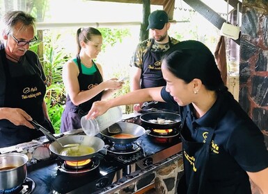 Khao Lak: Half-Day Cooking Class and Ingredient Hunt