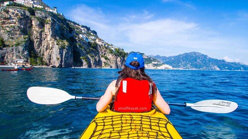 Côte amalfitaine : Kayak excursion avec plongée en apnée et visite des grot...