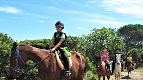 Castelsardo: horseback for children in Sedini