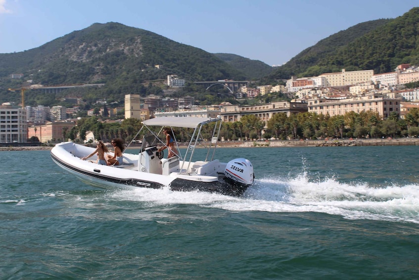 Daily tour from Salerno to Positano with skipper