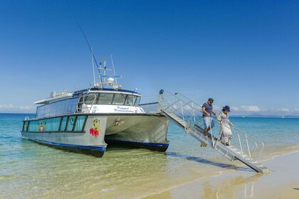 From Rosslyn: Great Keppel Island Boat Day Trip with Lunch