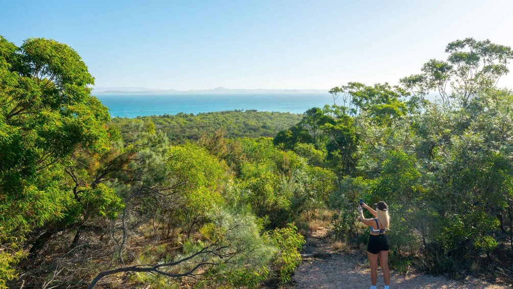 Picture 4 for Activity From Rosslyn: Great Keppel Island Boat Day Trip with Lunch