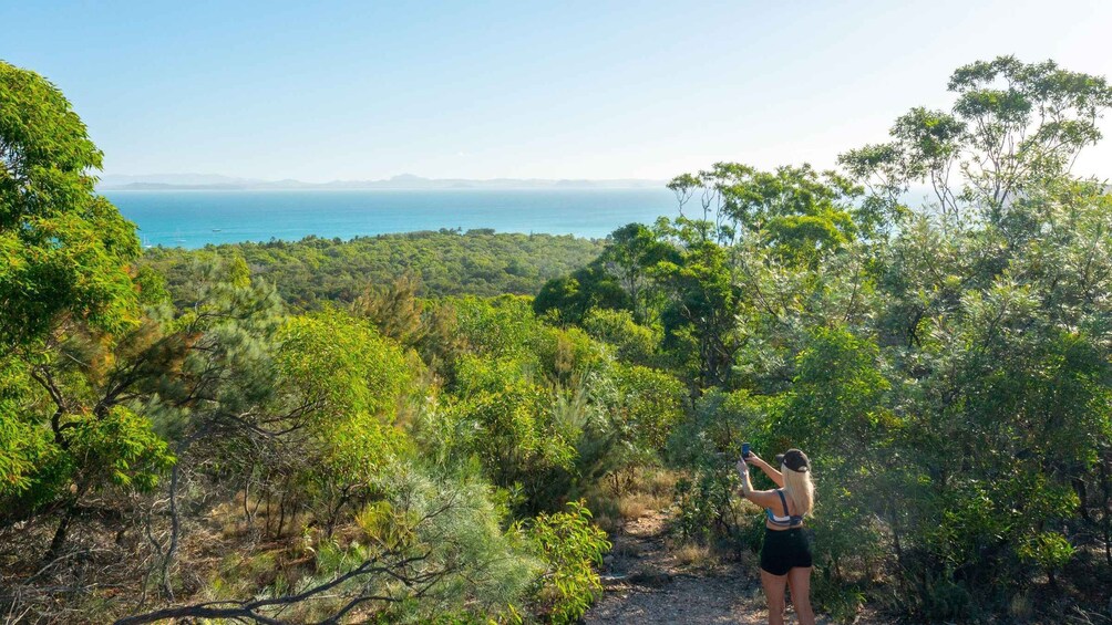 Picture 4 for Activity From Rosslyn: Great Keppel Island Boat Day Trip with Lunch